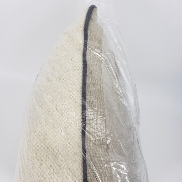 Cloud 9 Design Handwoven Wool Tassel Beaded Pillow - Picture 4 of 13